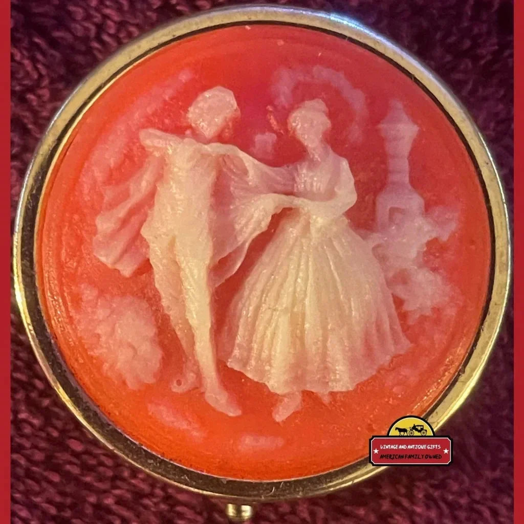 Vintage 1970s Cameo Pill Box Dancing Lovers Amazing Collectible!