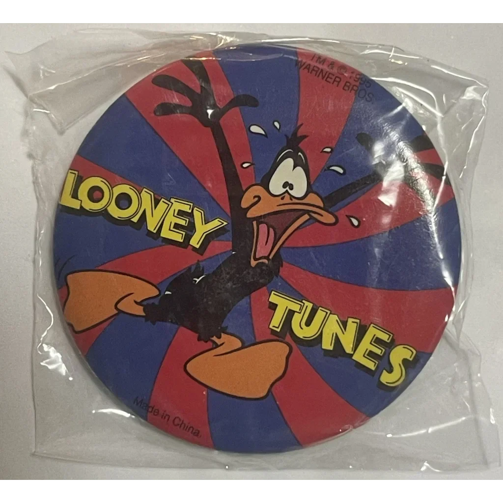 Vintage Looney Tunes Pin Brings 90s Daffy Duck Magic to Life