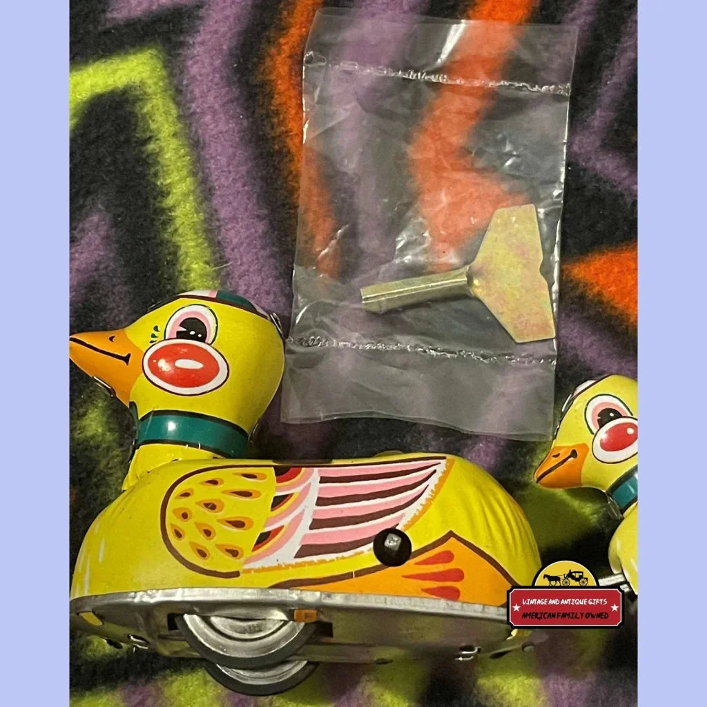 Rare Vintage Tin Wind Up Duck Family Toy from the 70s and 80s