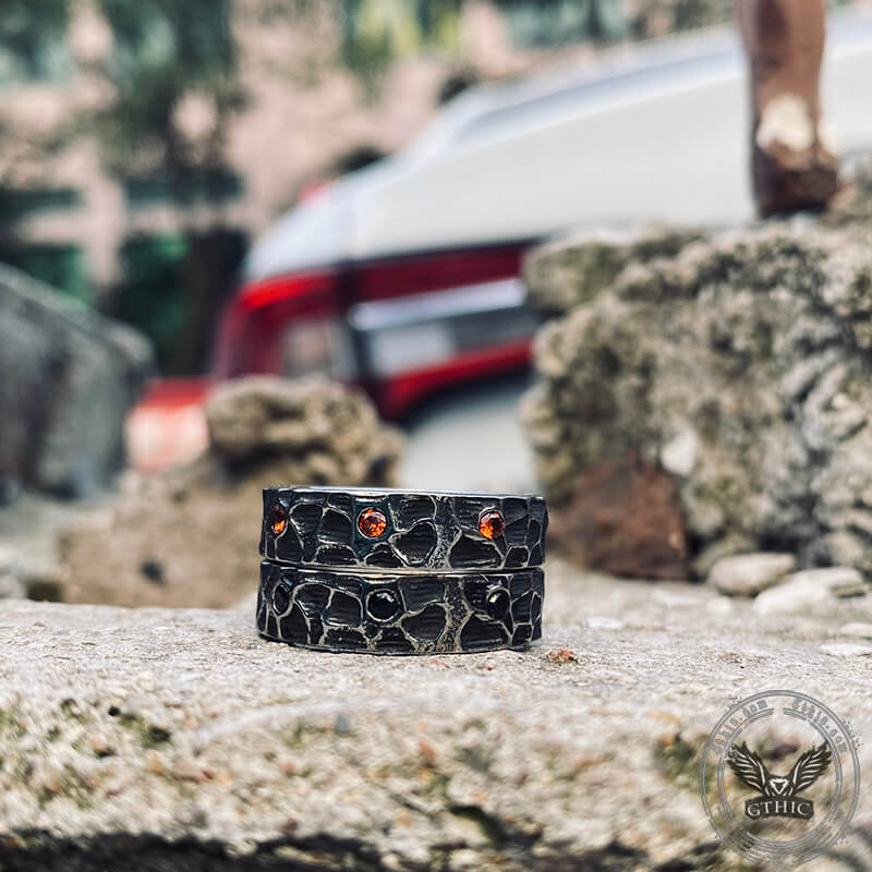 Vintage Hammer Pattern Zircon Inlaid Stainless Steel Ring