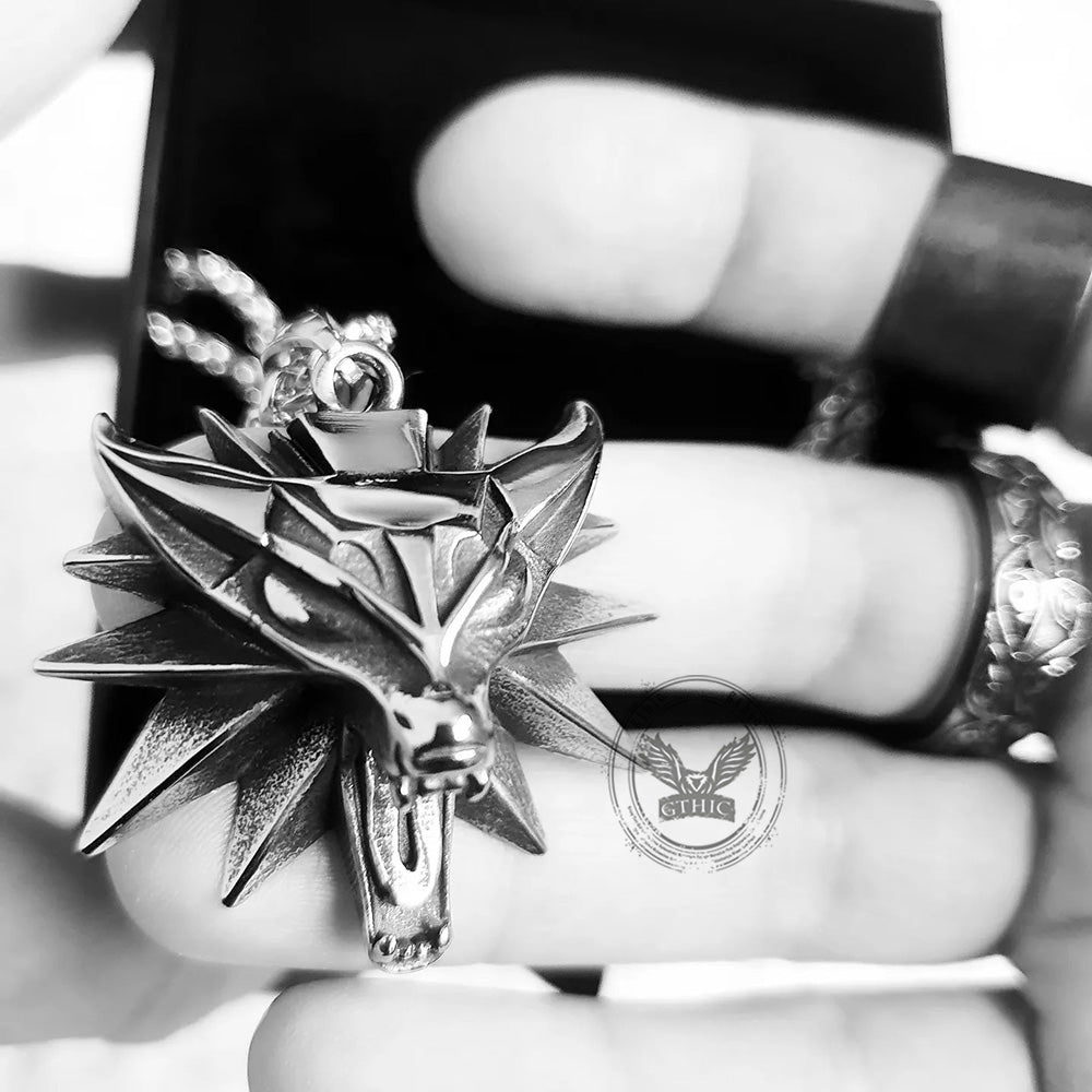 Colgante de acero inoxidable con cabeza de lobo de Wild Hunt