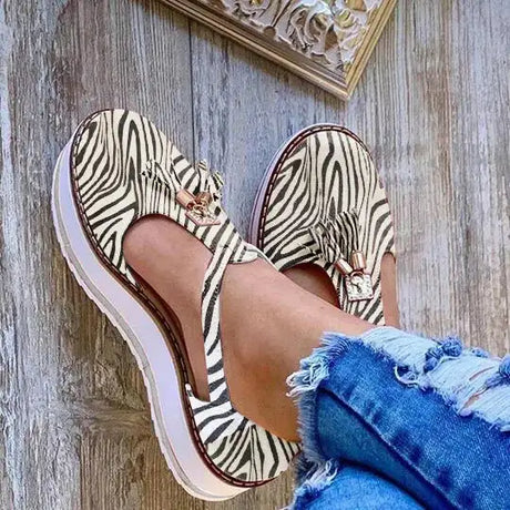Women Flat Shoes Thick Sole Platform Shoes - Lootquake